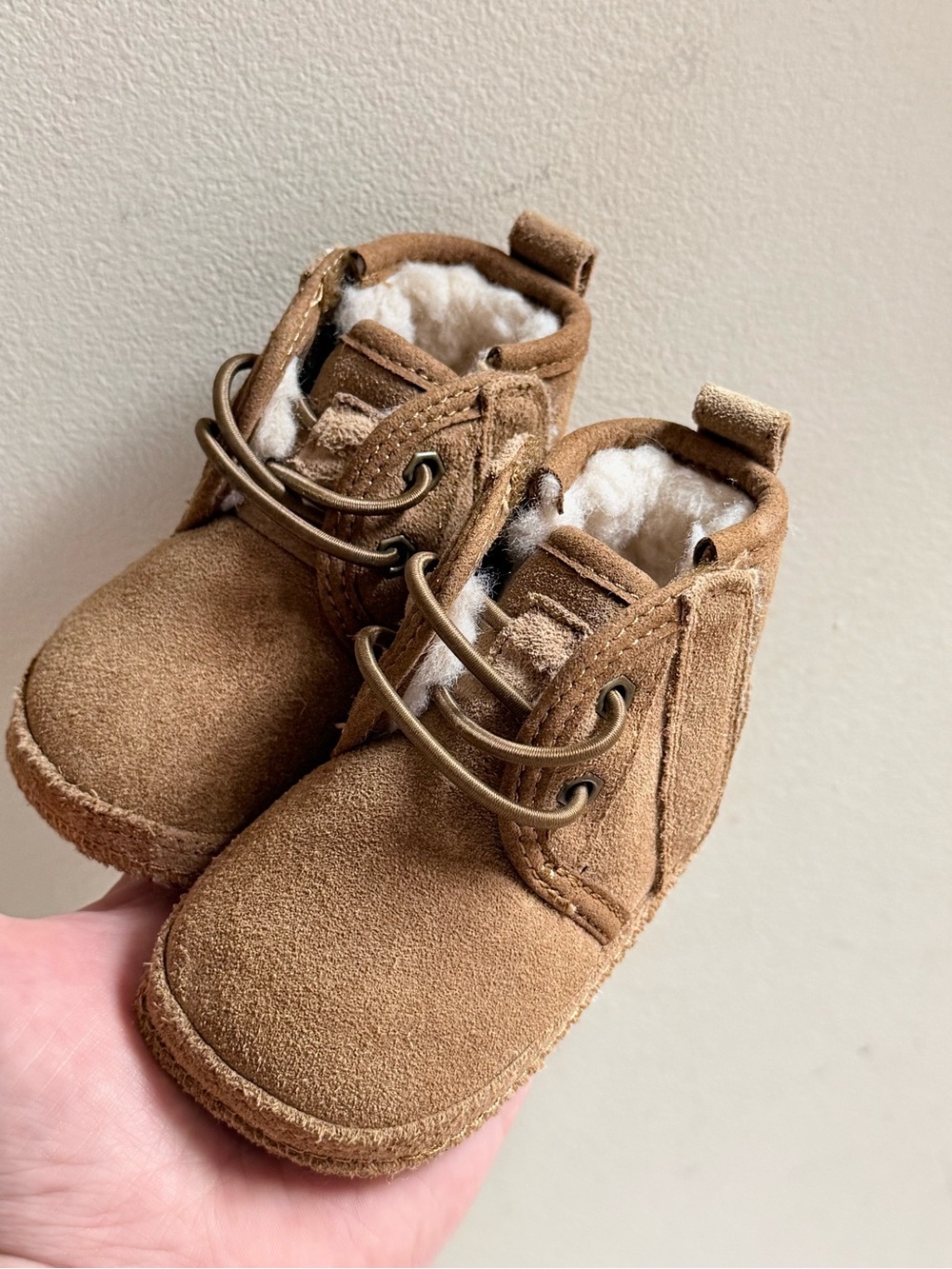 UGG Kids Chestnut Suede Shearling-Lined Boots